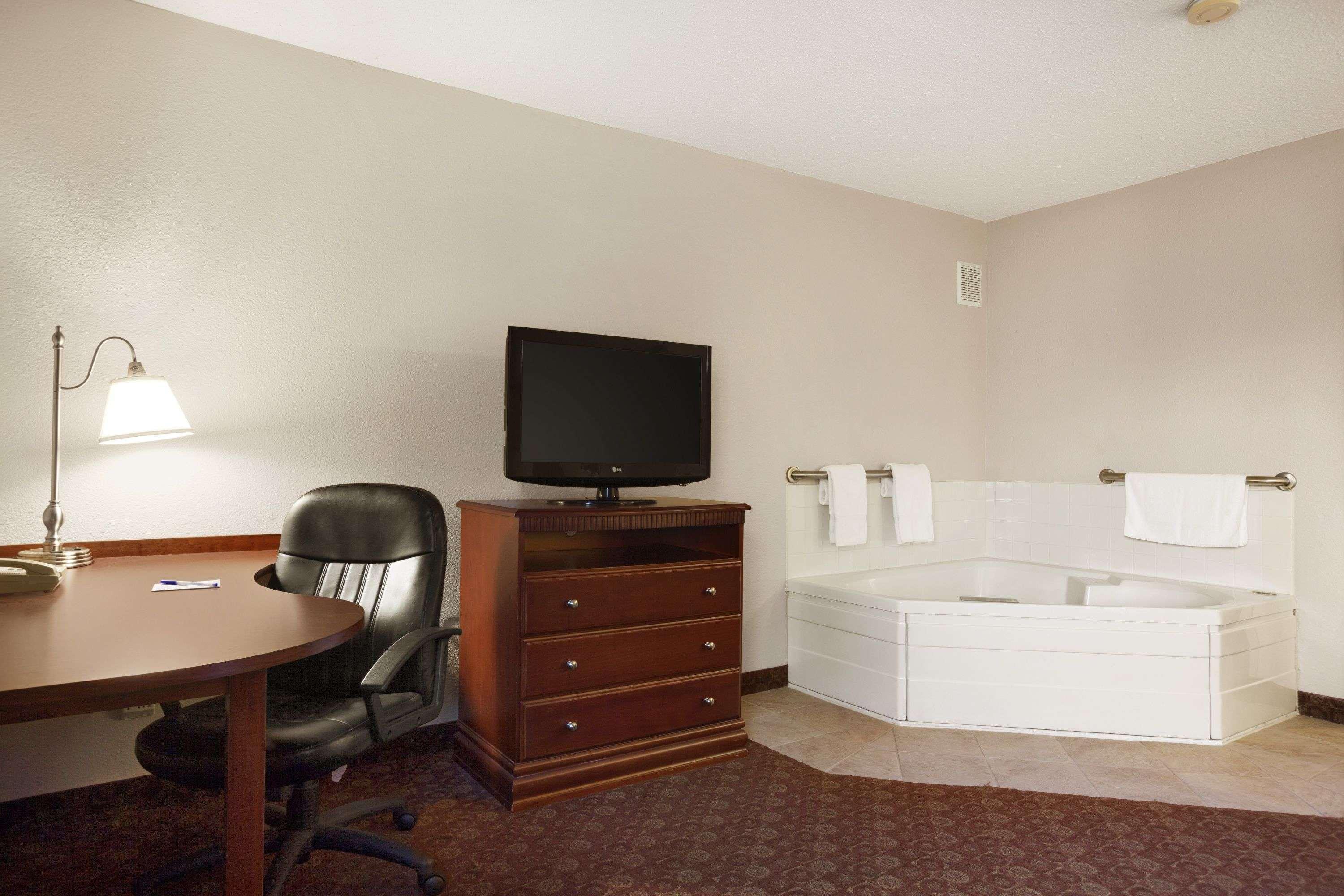 Hotel Baymont By Wyndham Sioux Falls Extérieur photo